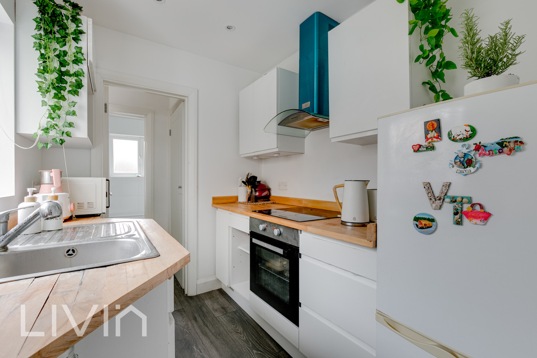 2 bed end of terrace house for sale in Queen Street, CROYDON  - Property Image 6