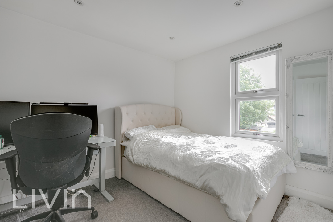 2 bed end of terrace house for sale in Queen Street, CROYDON 9