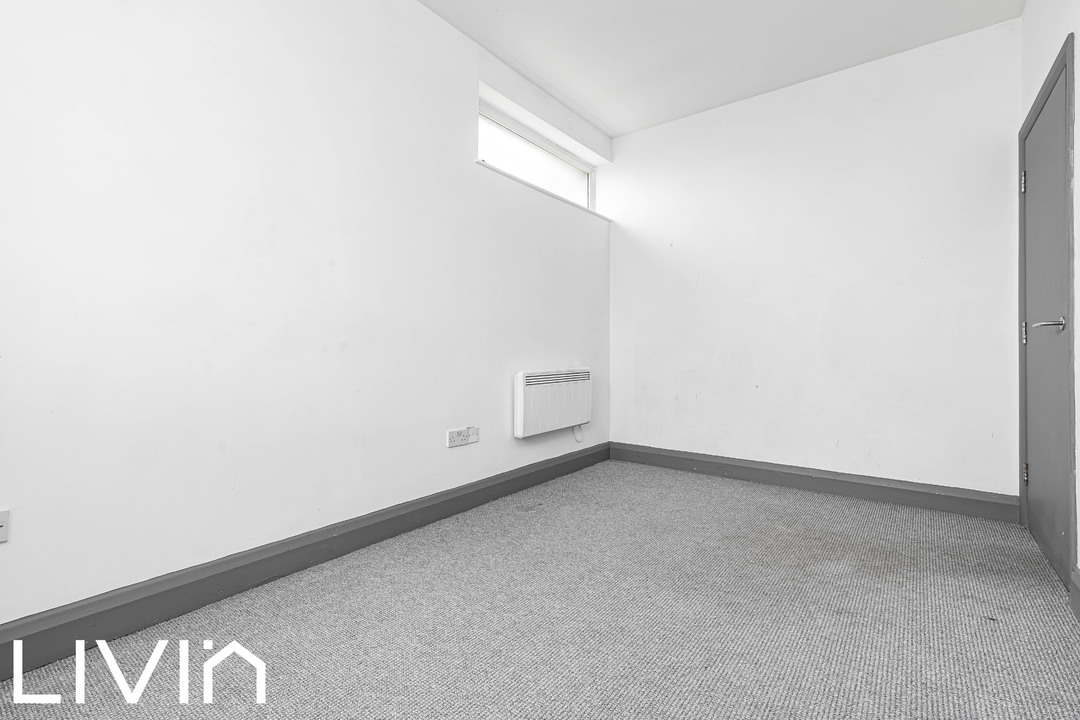 2 bed apartment to rent in Whitehorse Road, Croydon 9