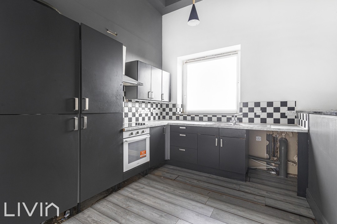 2 bed apartment to rent in Whitehorse Road, Croydon 3