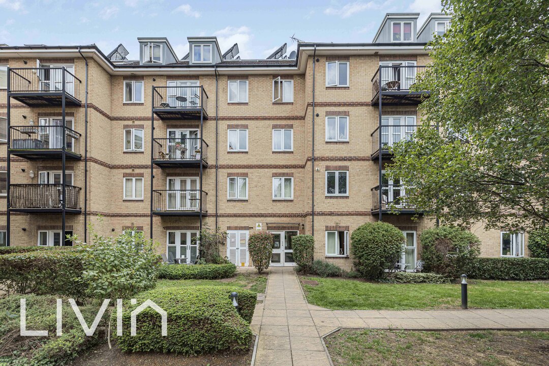 2 bed apartment for sale in Worcester Close, London  - Property Image 16