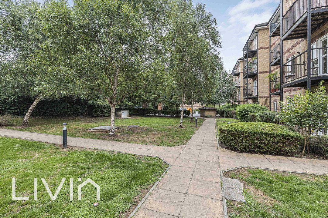 2 bed apartment for sale in Worcester Close, London  - Property Image 18