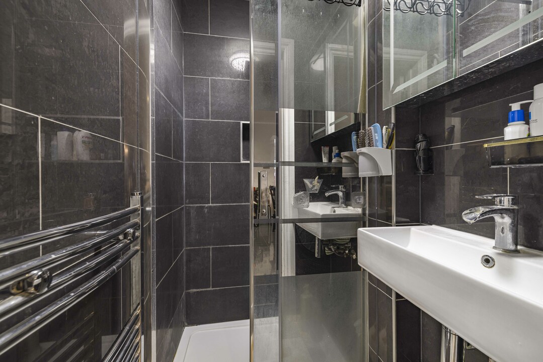 4 bed terraced house for sale in Siddons Road, Croydon 8