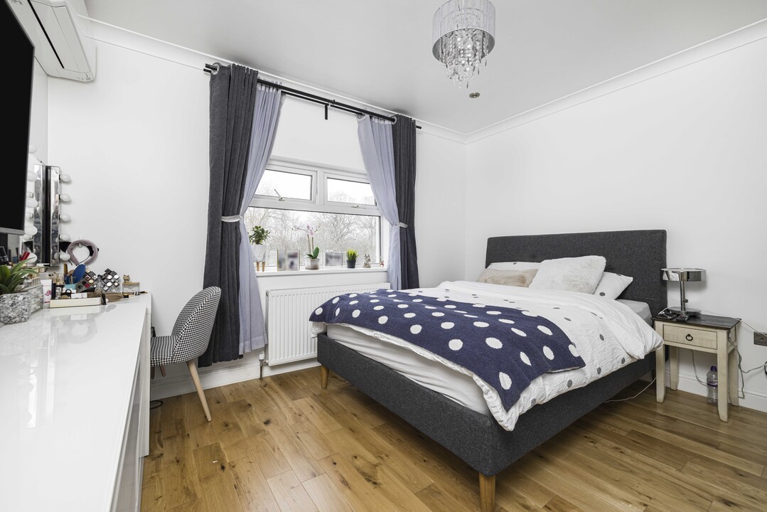 4 bed terraced house for sale in Siddons Road, Croydon 4