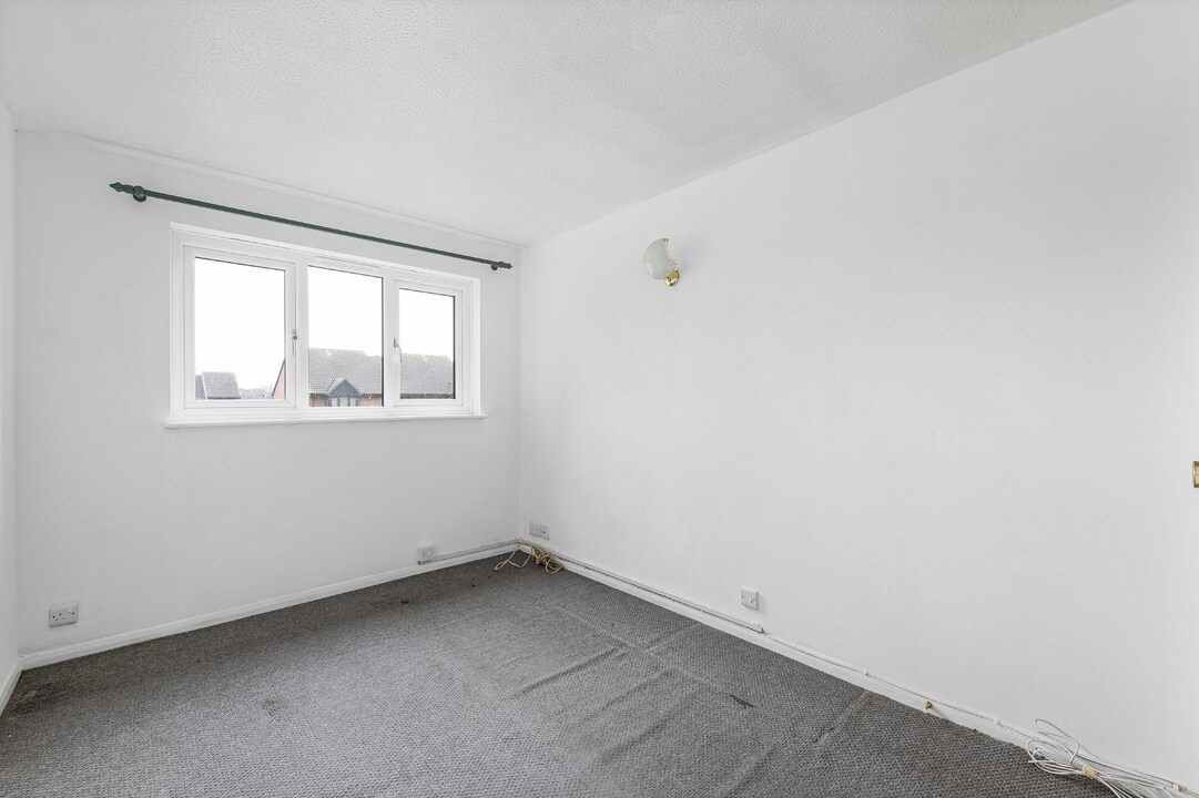 2 bed apartment to rent in Hardcastle Close, Croydon  - Property Image 4