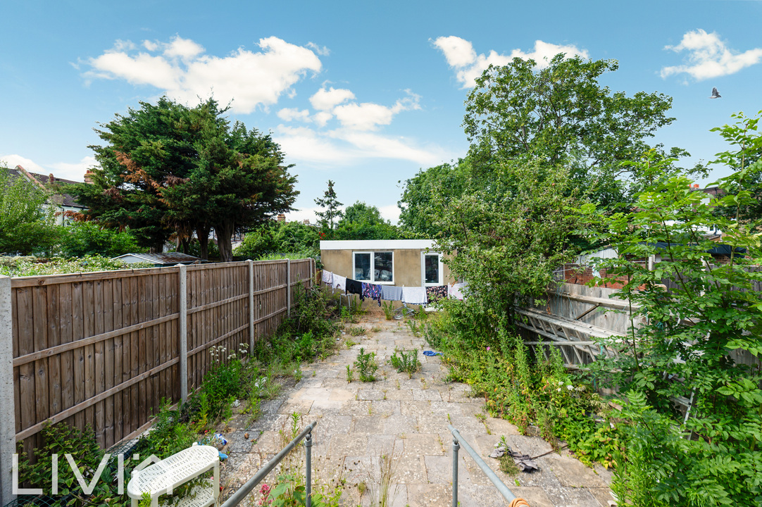 5 bed terraced house for sale in Ederline Avenue, London 2