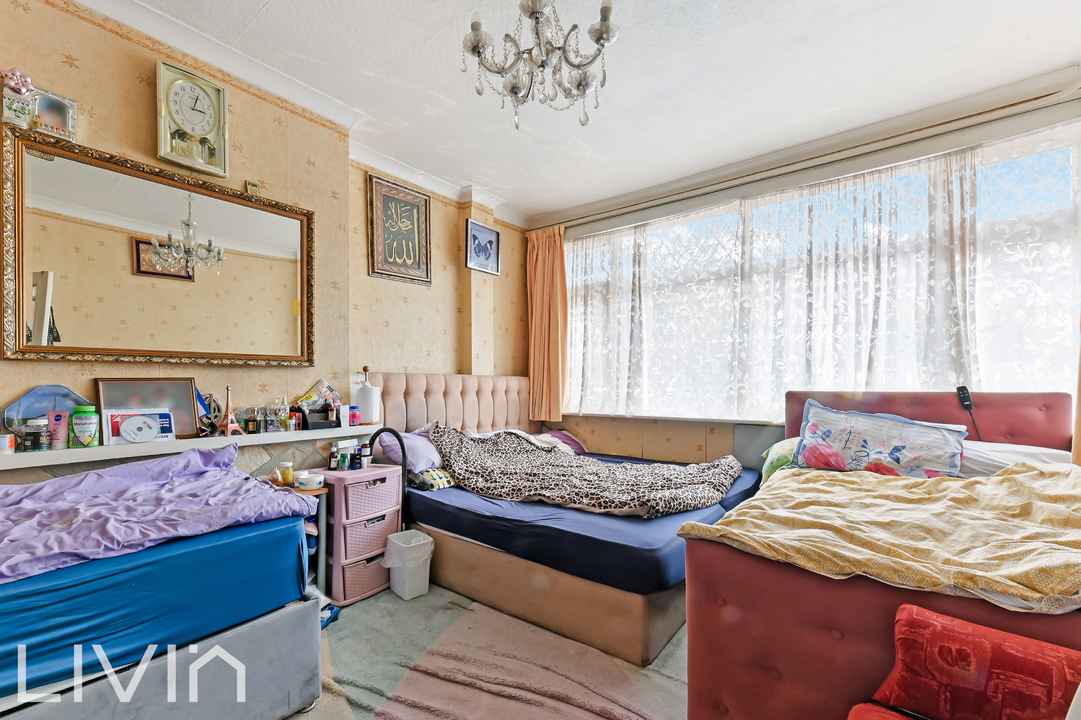 5 bed terraced house for sale in Ederline Avenue, London 9