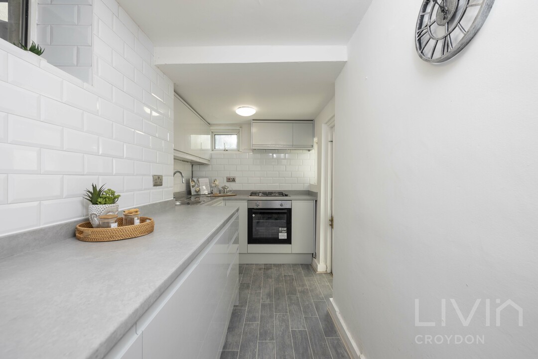 1 bed apartment for sale in Lower Addiscombe Road, Croydon 5