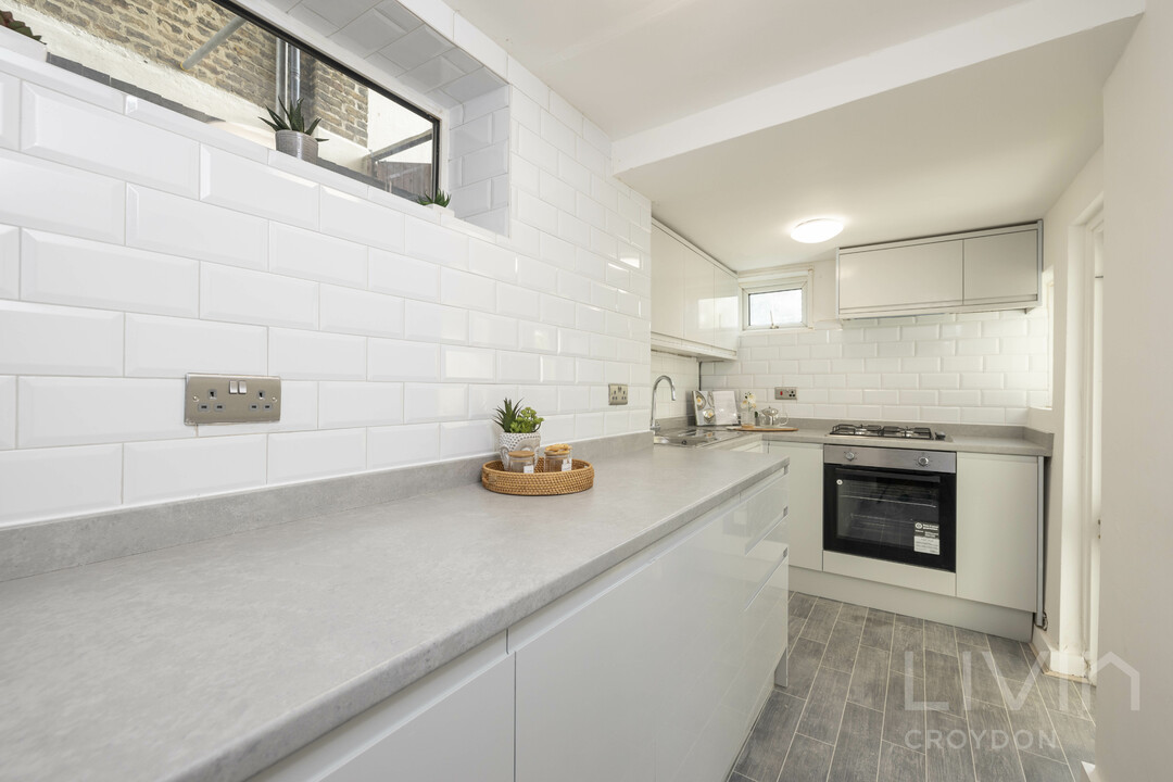 1 bed apartment for sale in Lower Addiscombe Road, Croydon 1