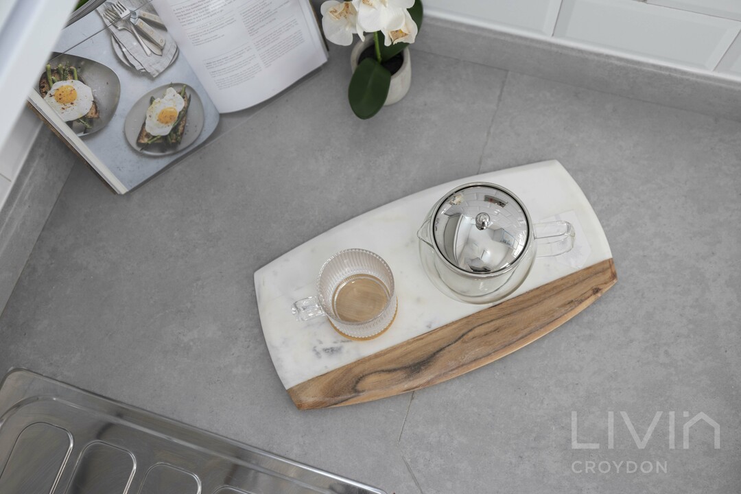 1 bed apartment for sale in Lower Addiscombe Road, Croydon 10