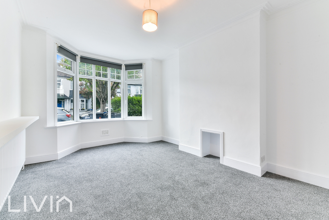 3 bed terraced house to rent in Braemar Avenue, Thornton Heath  - Property Image 3