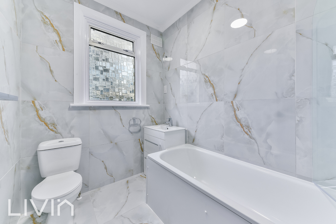 3 bed terraced house to rent in Braemar Avenue, Thornton Heath 6