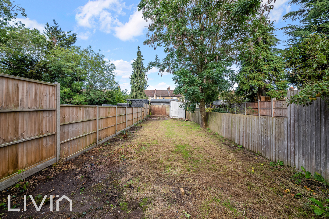 3 bed terraced house to rent in Braemar Avenue, Thornton Heath  - Property Image 2