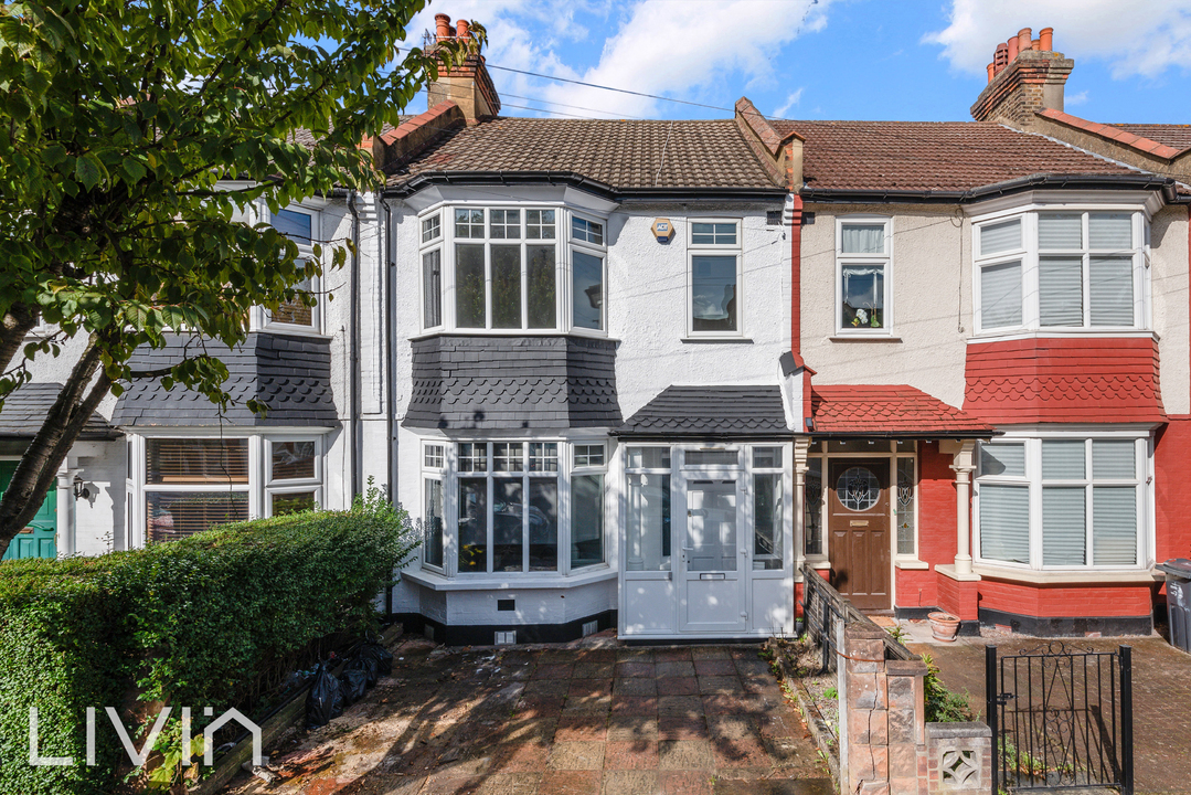 3 bed terraced house to rent in Braemar Avenue, Thornton Heath 8