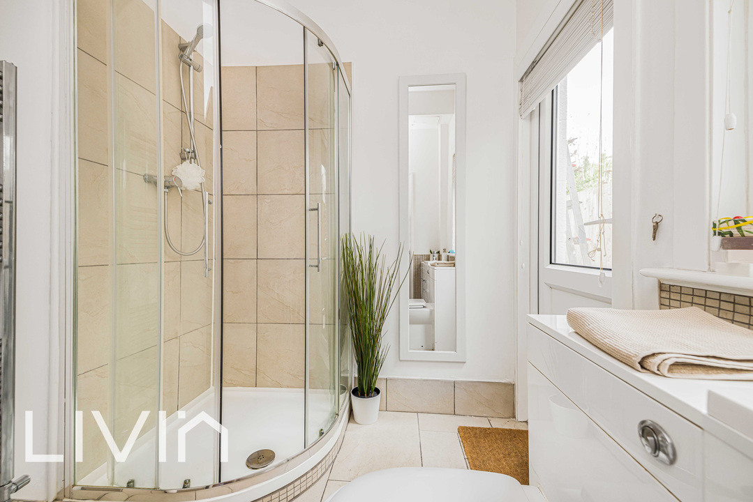 3 bed terraced house for sale in Woodside Road, London 5