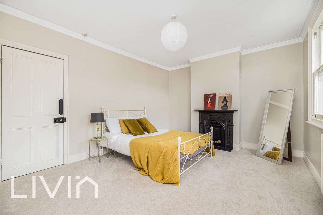 3 bed terraced house for sale in Woodside Road, London 10