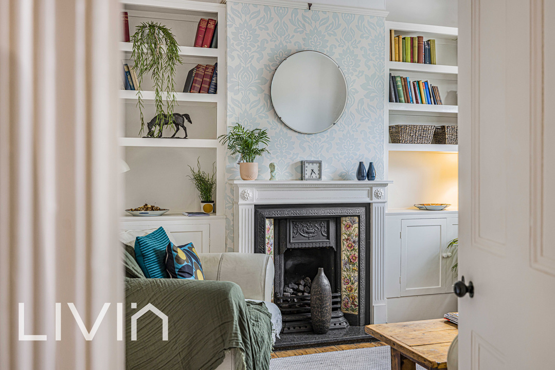 3 bed terraced house for sale in Woodside Road, London 2