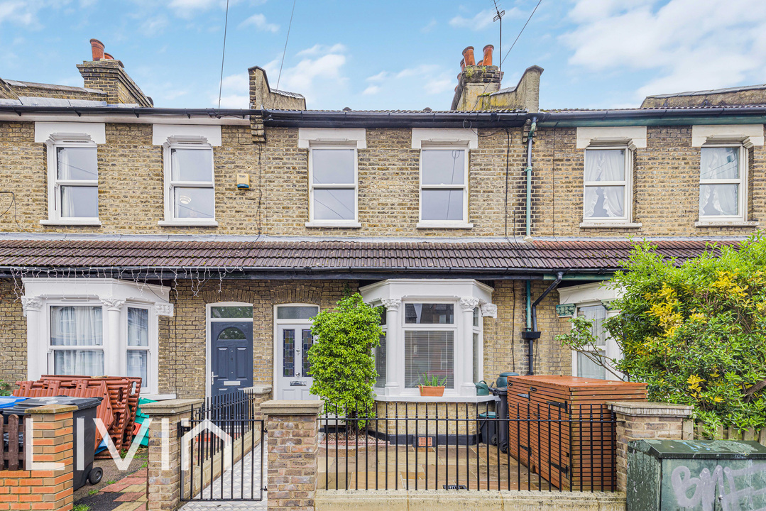 3 bed terraced house for sale in Woodside Road, London, SE25