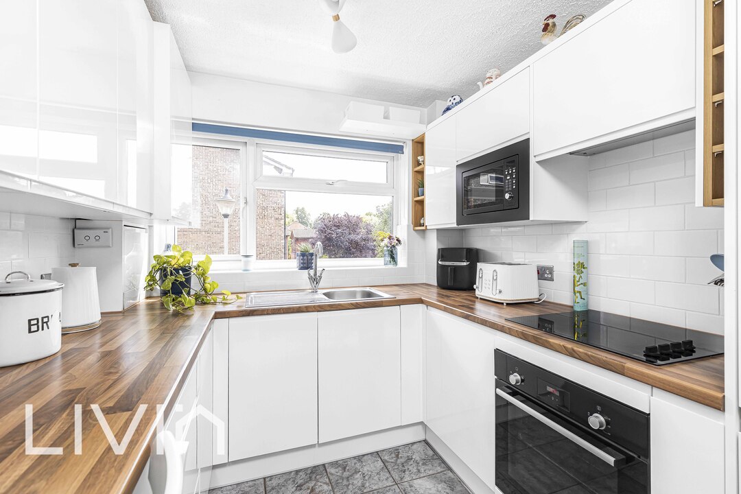 1 bed apartment for sale in Findon Court, Croydon  - Property Image 6