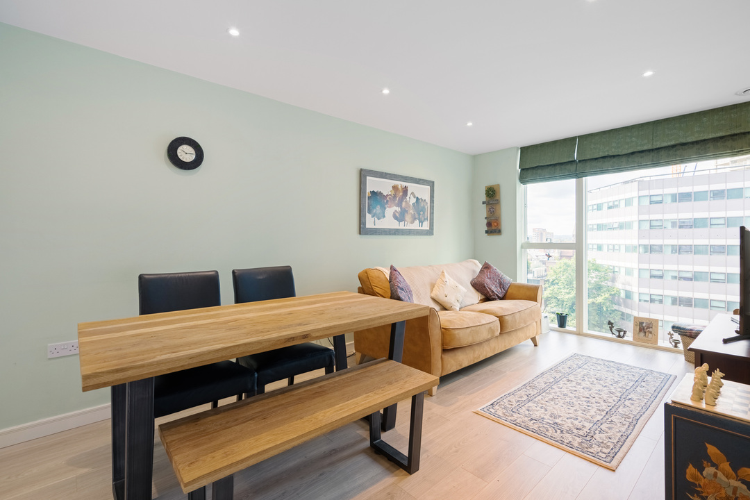 2 bed apartment for sale in Saffron Central Square, Croydon, CR0