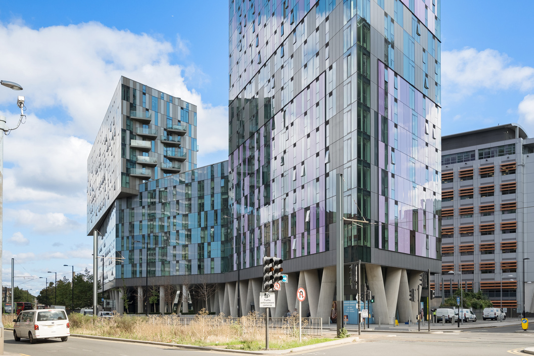 2 bed apartment for sale in Saffron Central Square, Croydon 1