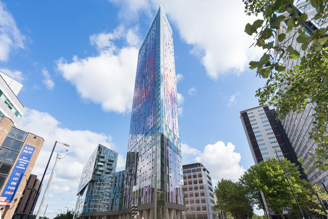 2 bed apartment for sale in Saffron Central Square, Croydon 3