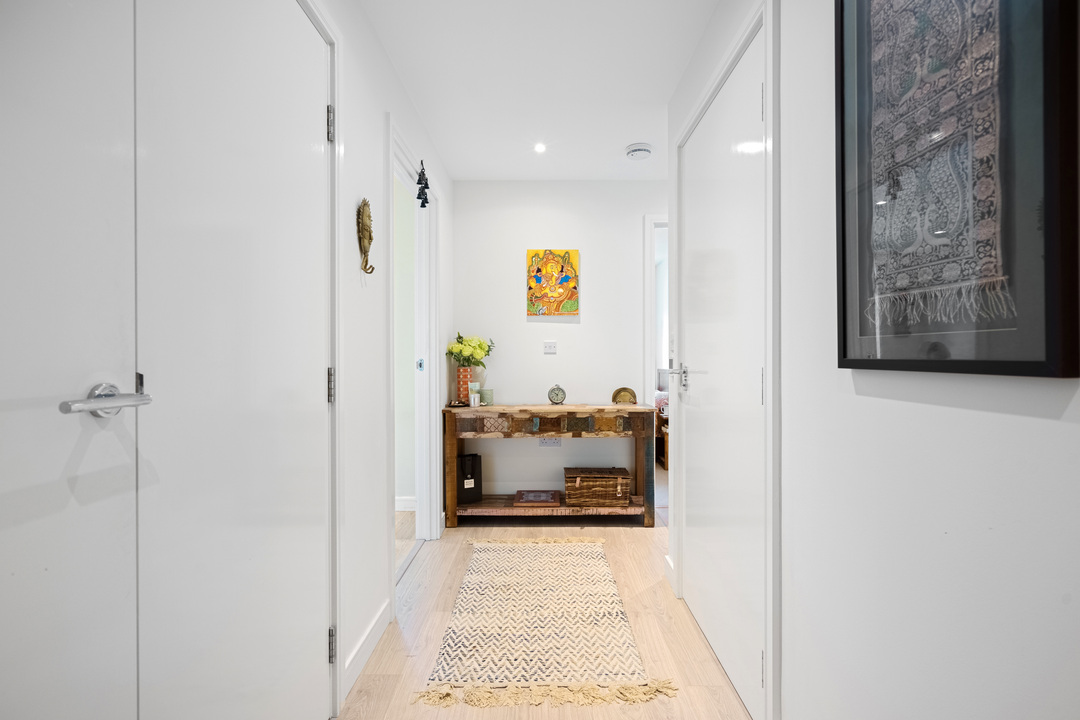 2 bed apartment for sale in Saffron Central Square, Croydon  - Property Image 5