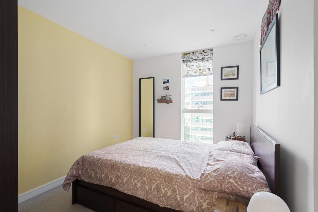 2 bed apartment for sale in Saffron Central Square, Croydon 10