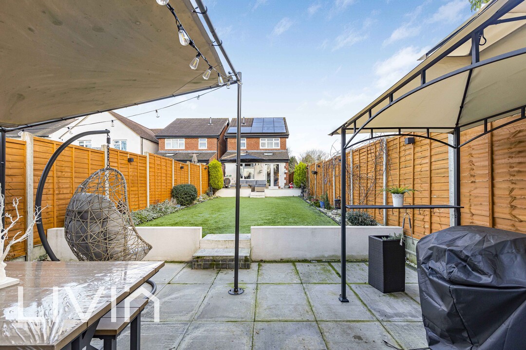 3 bed detached house for sale in Salcott Road, Sutton 9