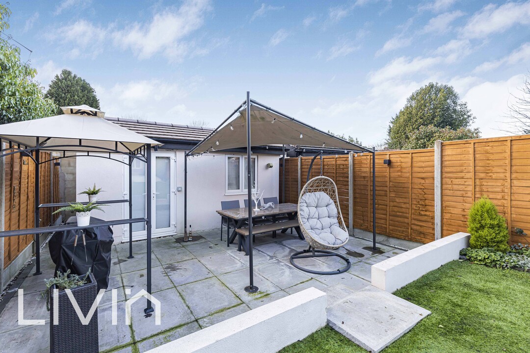 3 bed detached house for sale in Salcott Road, Sutton 10