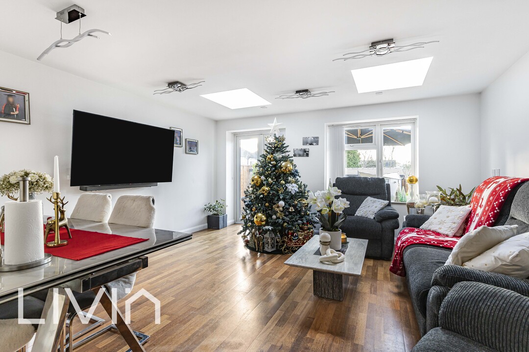 3 bed detached house for sale in Salcott Road, Sutton 2