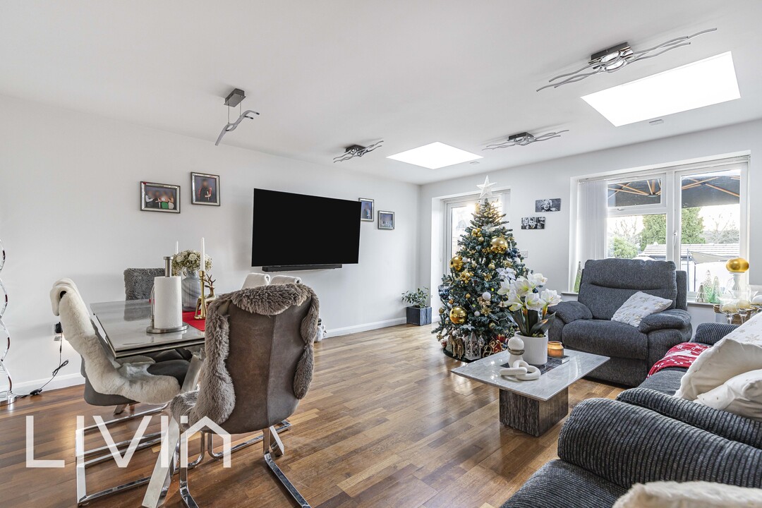 3 bed detached house for sale in Salcott Road, Sutton 5