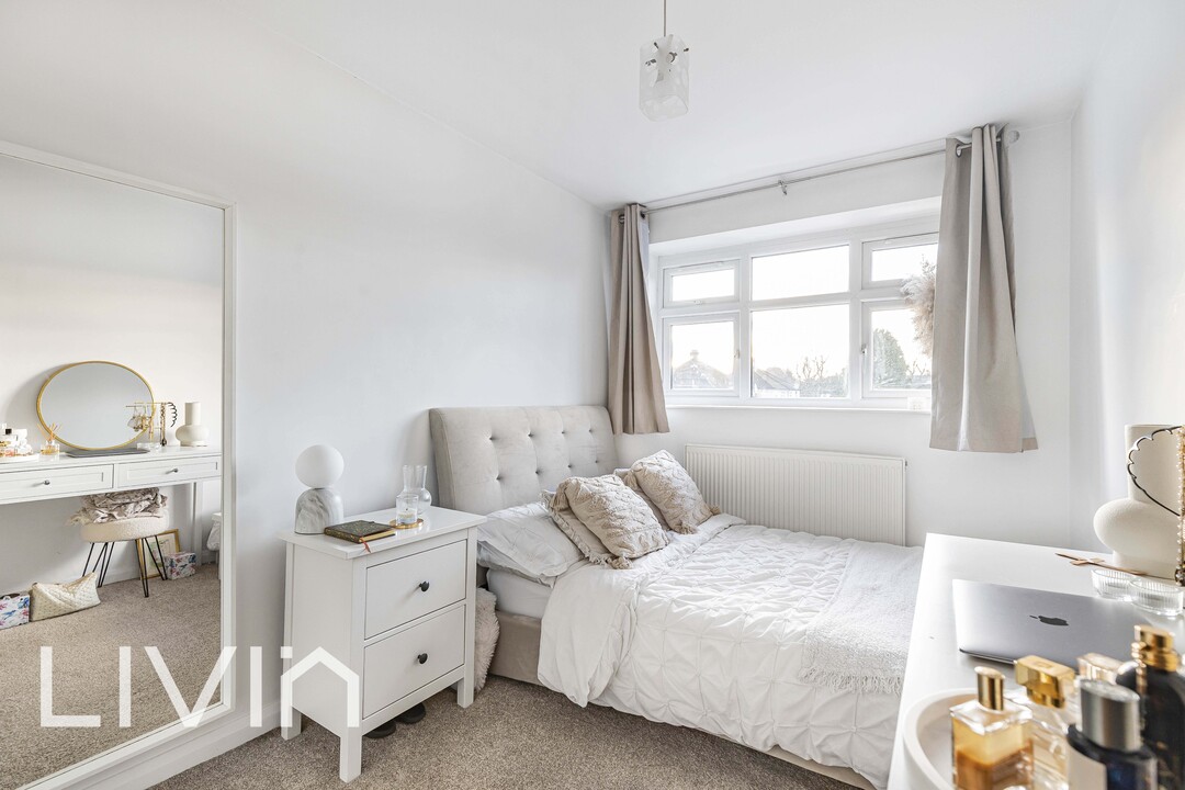 3 bed detached house for sale in Salcott Road, Sutton 16