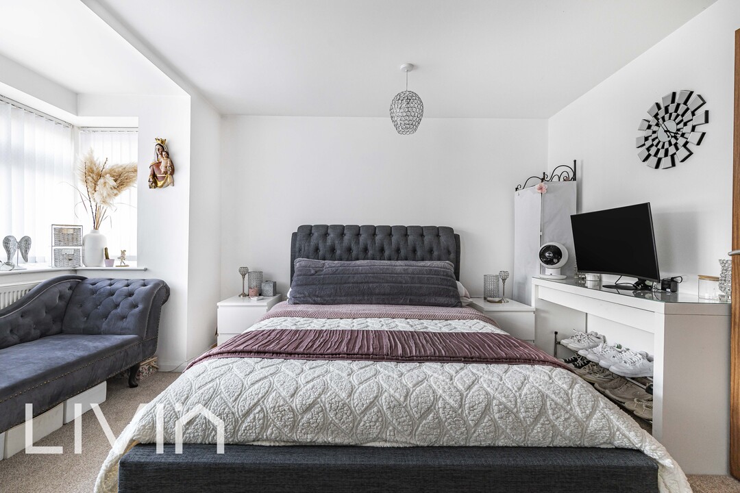 3 bed detached house for sale in Salcott Road, Sutton 14