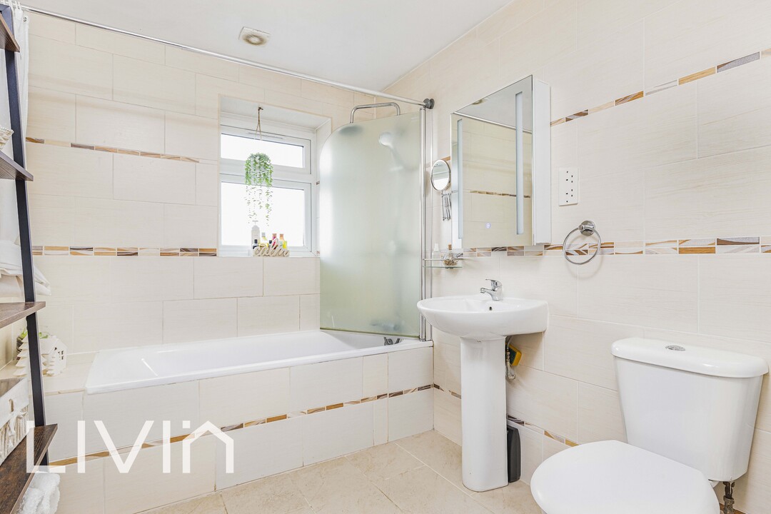 3 bed detached house for sale in Salcott Road, Sutton 18