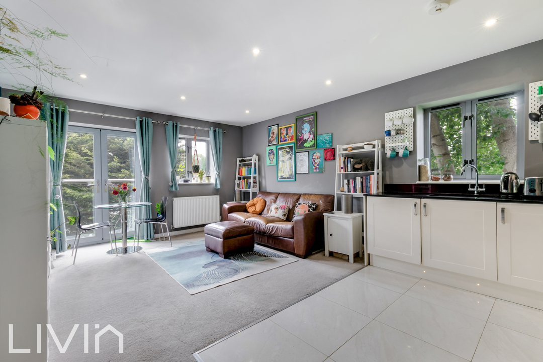 1 bed apartment for sale in Lower Coombe Street, Croydon 6