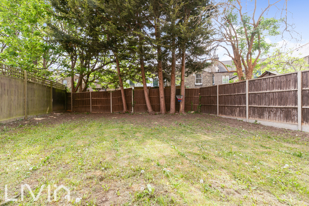 1 bed apartment for sale in Lower Coombe Street, Croydon 11