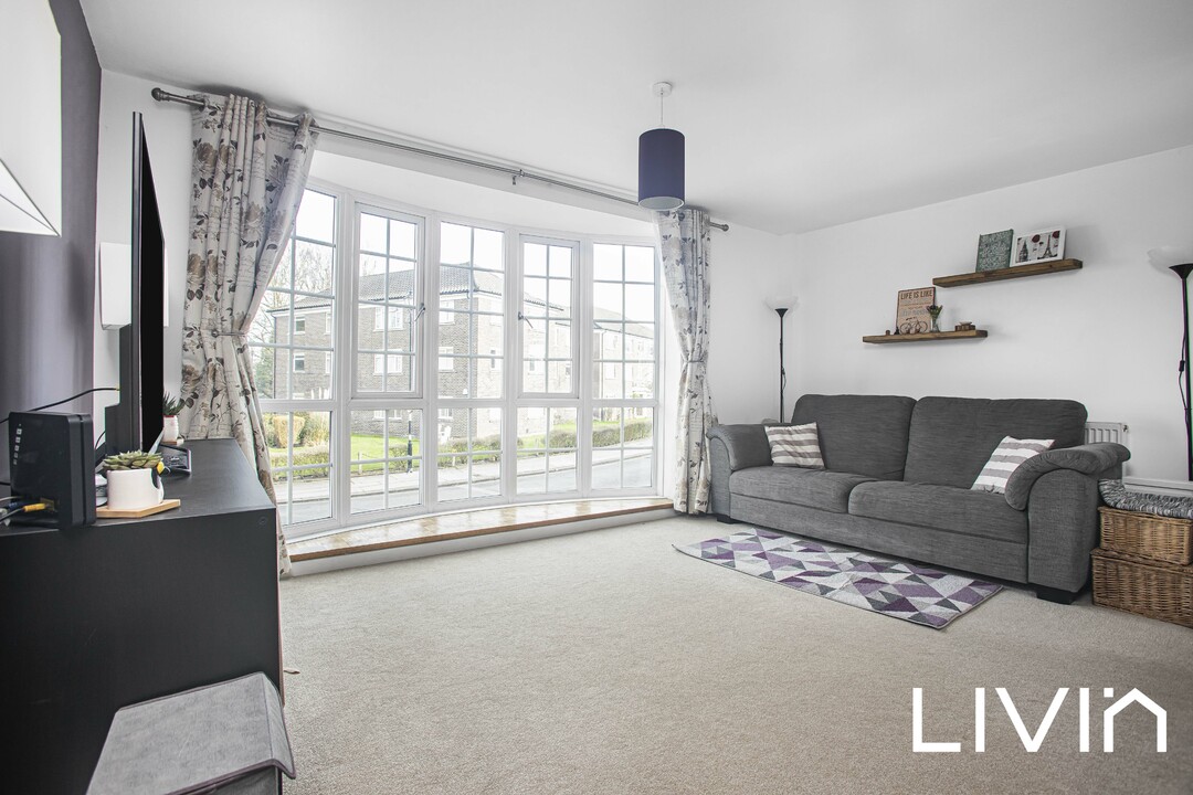 4 bed terraced house for sale in Waldronhyrst, South Croydon 1