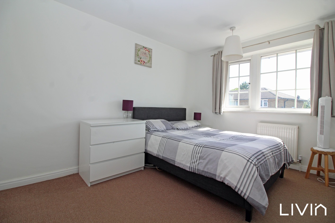 4 bed terraced house for sale in Waldronhyrst, South Croydon 7