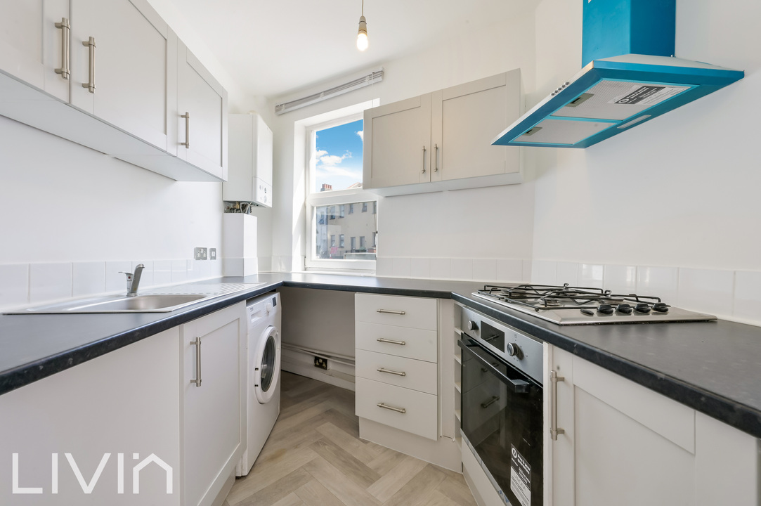 1 bed apartment for sale in Eardley Road, London 4