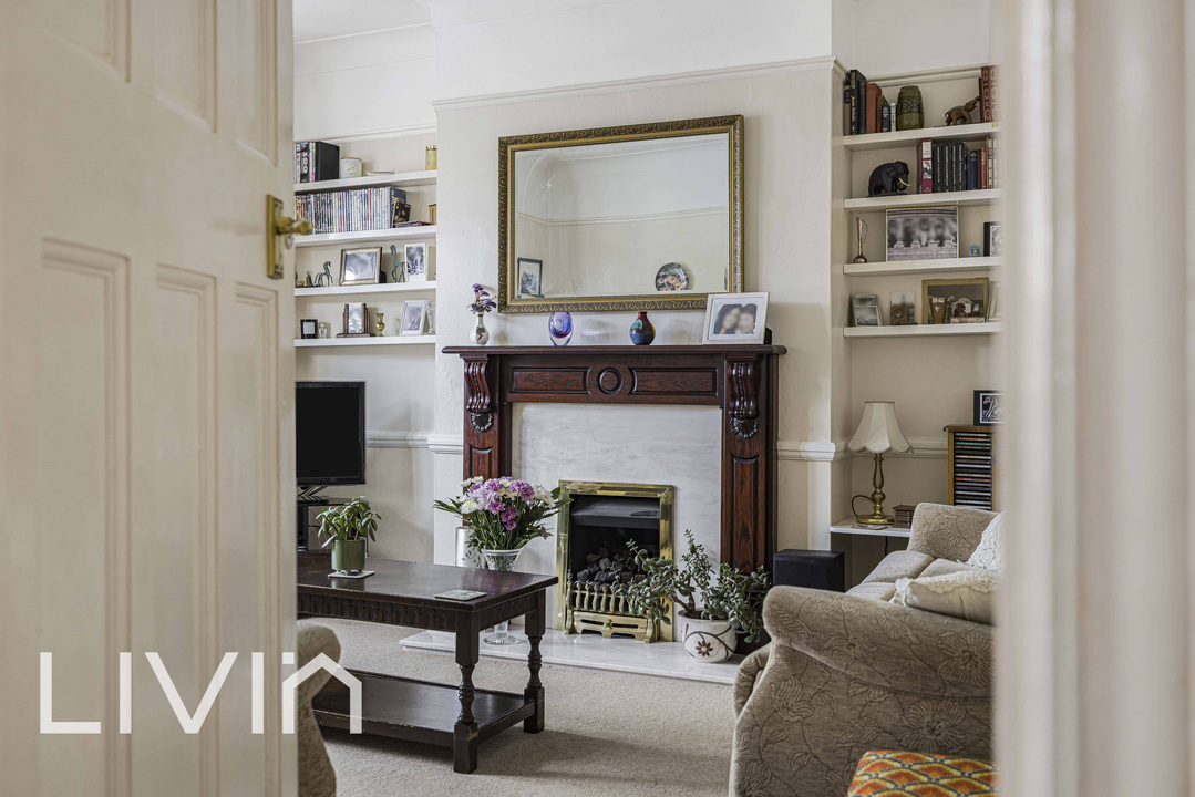 4 bed terraced house for sale in Ashburton Avenue, Croydon  - Property Image 2