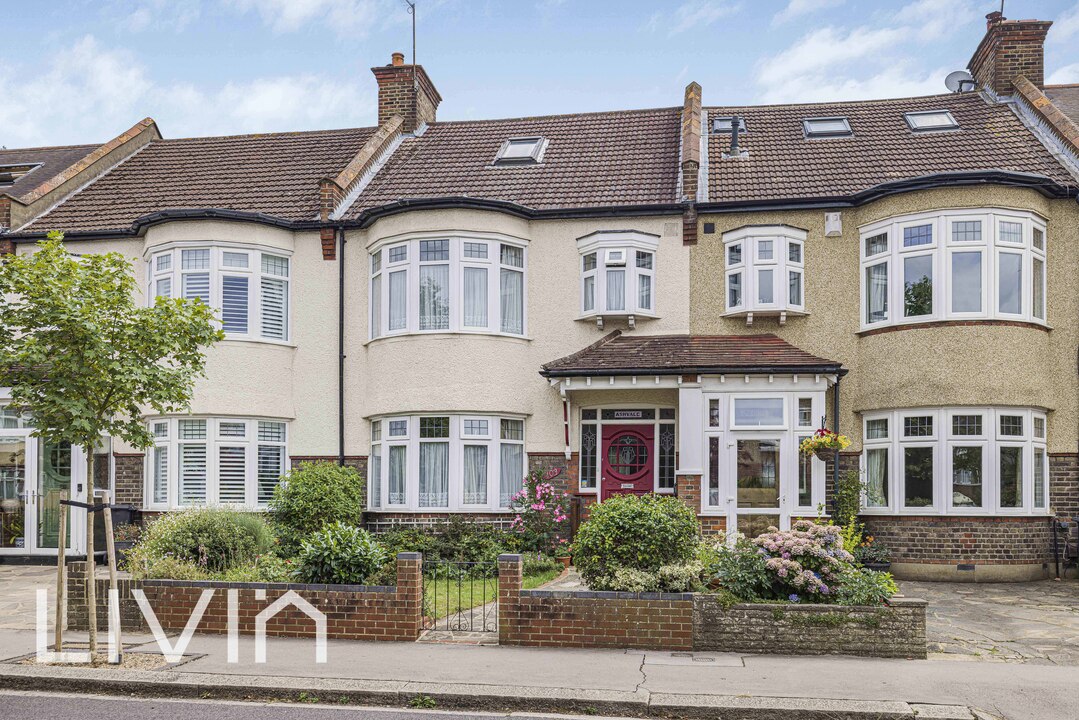 4 bed terraced house for sale in Ashburton Avenue, Croydon  - Property Image 1