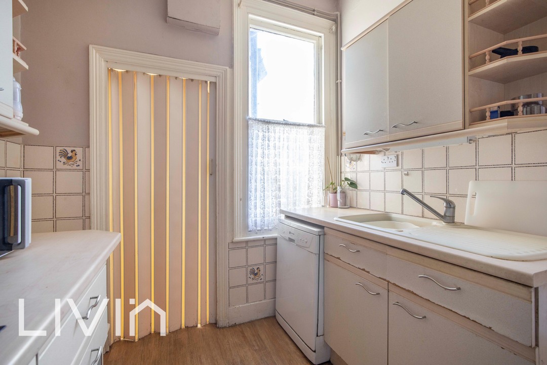 3 bed terraced house for sale in Everton Road, Croydon 6