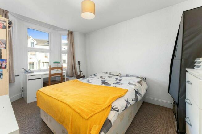 4 bed semi-detached house for sale in Garratt Lane, London 4