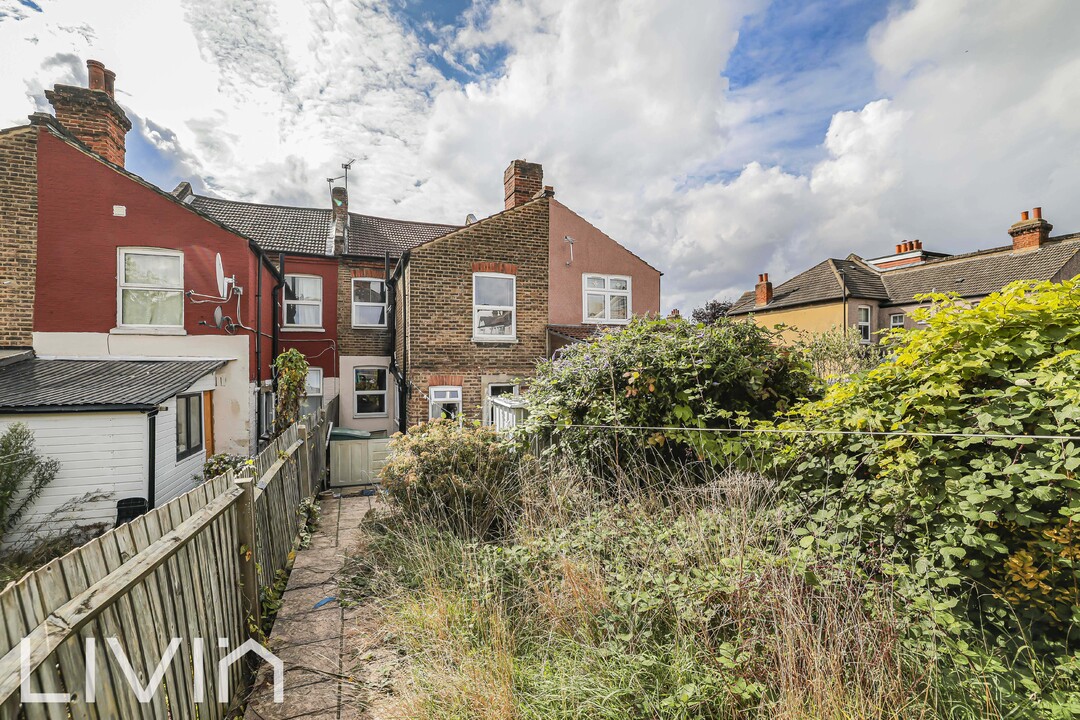 3 bed house for sale in Howberry Road, Thornton Heath  - Property Image 10