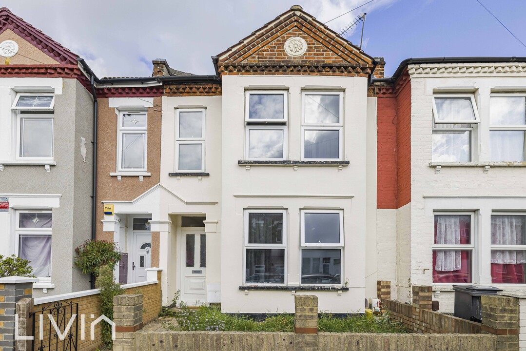 3 bed house for sale in Howberry Road, Thornton Heath  - Property Image 1