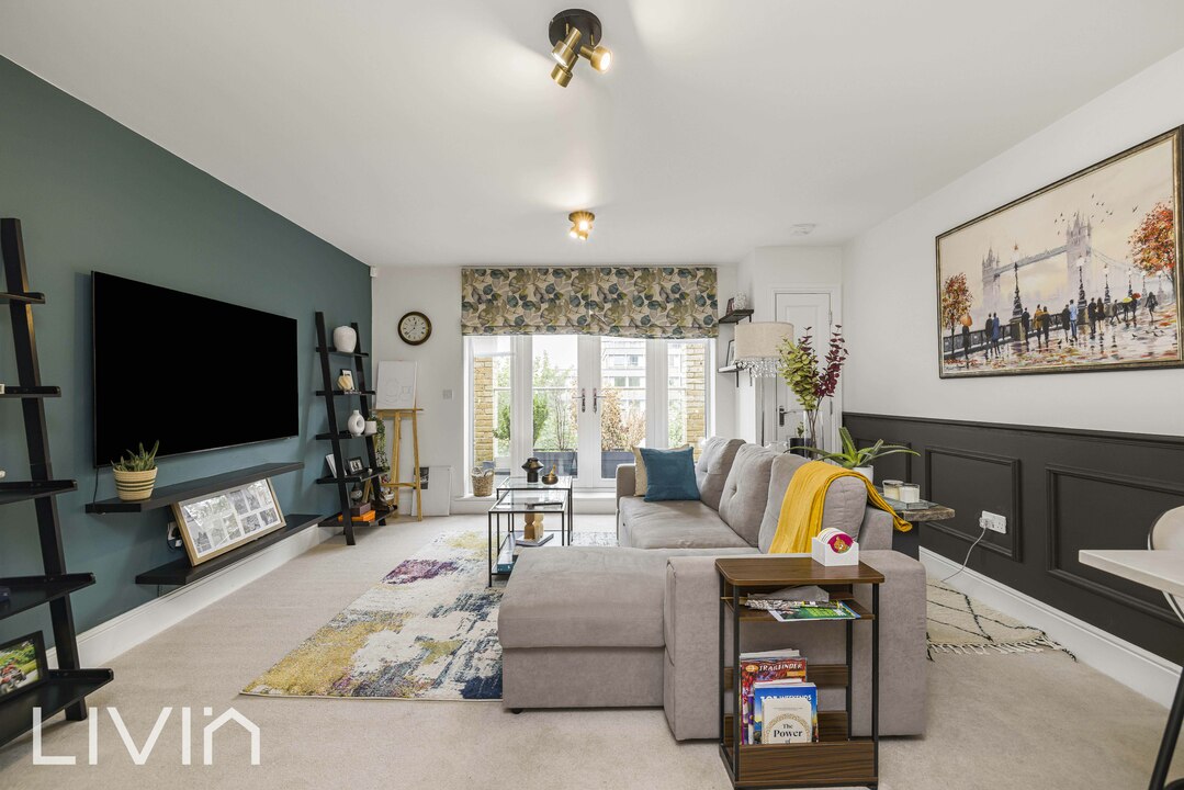 2 bed apartment to rent in Montague Road, Croydon 4