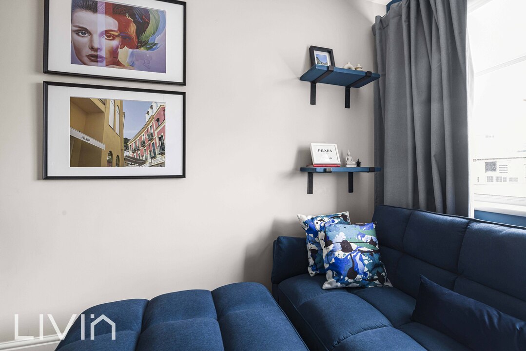 2 bed apartment to rent in Montague Road, Croydon 19