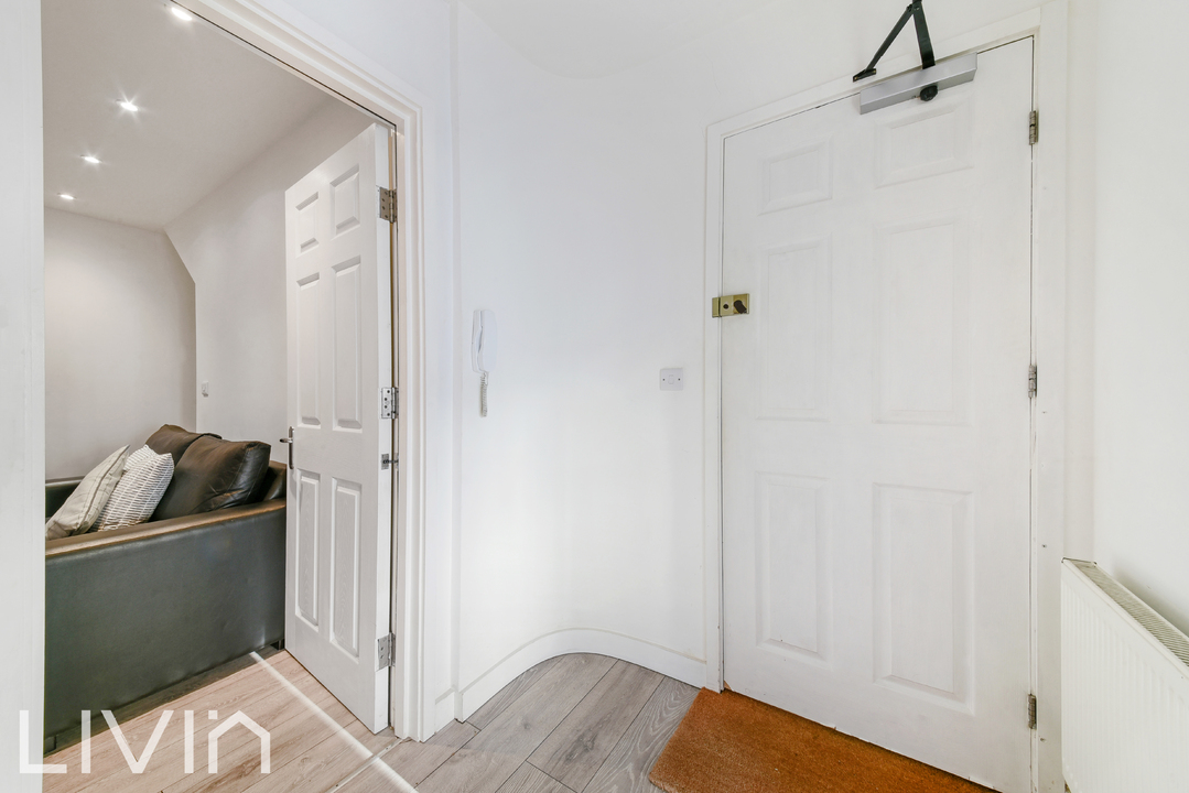 1 bed apartment for sale in Woodstock Road, Croydon 9