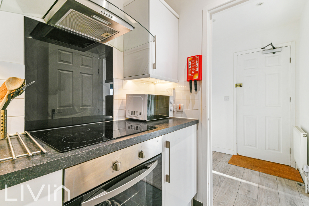 1 bed apartment for sale in Woodstock Road, Croydon 3